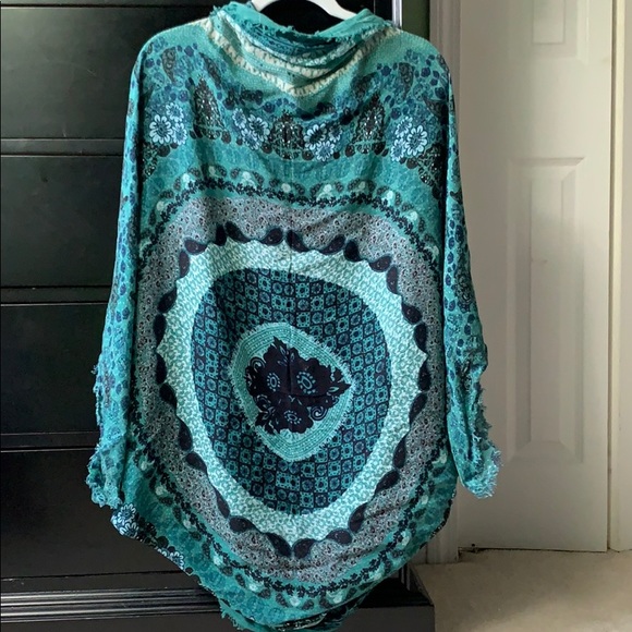 Shawl - Picture 1 of 2